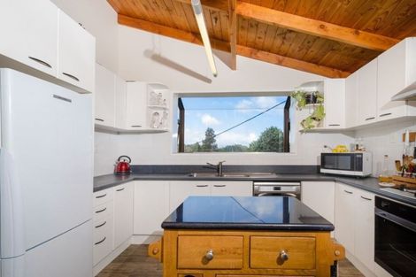 Photo of property in 23 Matua Road, Huapai, Kumeu, 0810