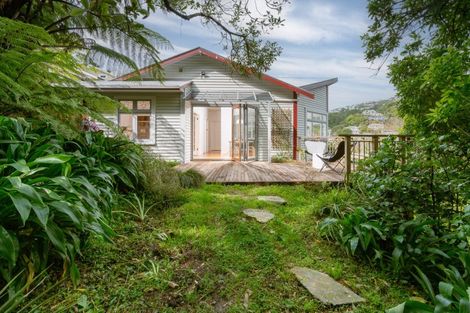 Photo of property in 16 Saint John Street, Aro Valley, Wellington, 6011
