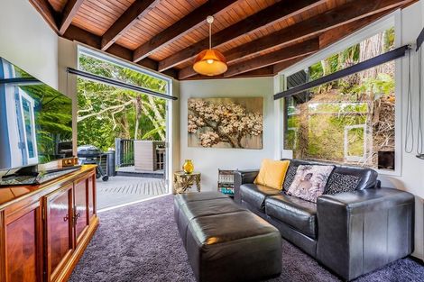 Photo of property in 12 Carlisle Road, Browns Bay, Auckland, 0630