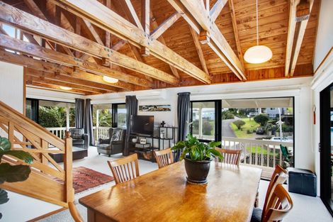 Photo of property in 21 Du Fresne Place, Russell, 0202