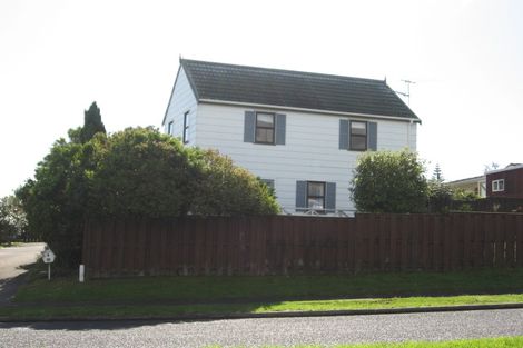 Photo of property in 1/22 Highland Park Drive, Highland Park, Auckland, 2010