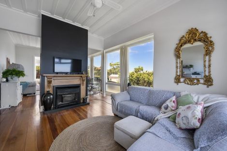 Photo of property in 18 Lighthouse Road, Bluff Hill, Napier, 4110