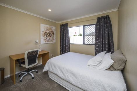 Photo of property in 94 Summerhill Drive, Fitzherbert, Palmerston North, 4410