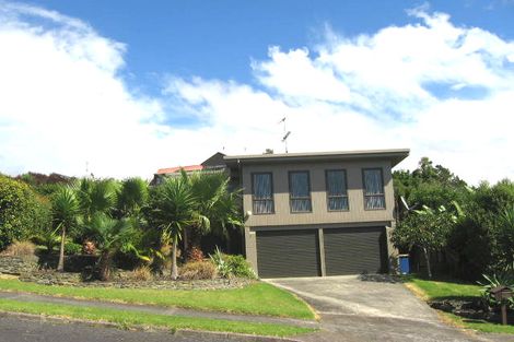 Photo of property in 2 Tiri View Place, Waiake, Auckland, 0630