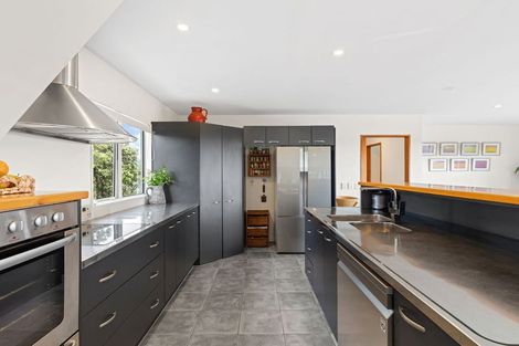 Photo of property in 18 Marram Way, Peka Peka, Waikanae, 5391