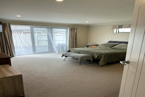 Photo of property in 42 Peter Hall Drive, Kelvin Grove, Palmerston North, 4414