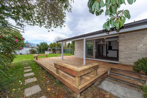 Photo of property in 16 Lipscombe Crescent, Havelock North, 4130