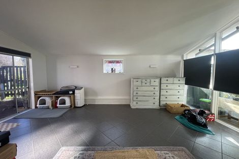 Photo of property in 8 Pandora Place, Pakuranga, Auckland, 2010
