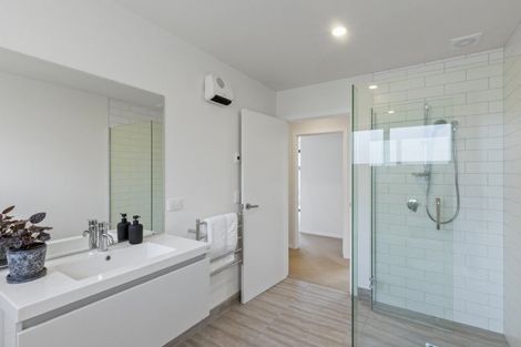 Photo of property in 45 Bannister Street, Jacks Point, Queenstown, 9371