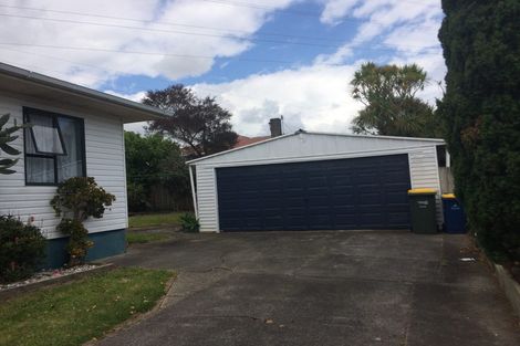Photo of property in 1/120 Archibald Road, Kelston, Auckland, 0602