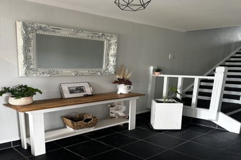 Photo of property in 6 Hampton Place, Springvale, Whanganui, 4501