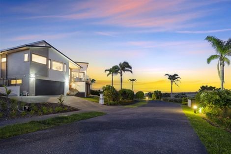 Photo of property in 7 Pacific Parade, Army Bay, Whangaparaoa, 0930