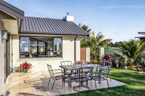 Photo of property in 19 Dolphin Parade, Bell Block, New Plymouth, 4312