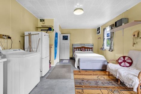 Photo of property in 21 Hills Road, Tongaporutu, Urenui, 4378