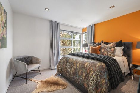 Photo of property in 42 Ruapehu Drive, Fitzherbert, Palmerston North, 4410