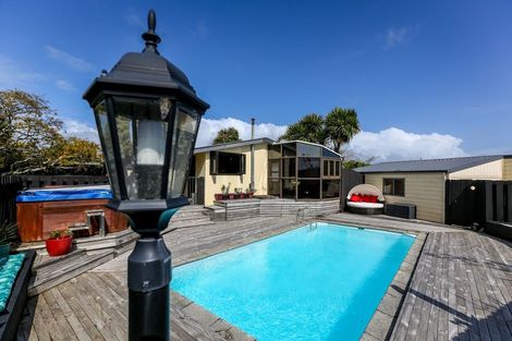Photo of property in 17 Oleander Place, Bell Block, New Plymouth, 4312