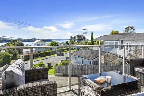 Photo of property in 1 Tindalls Bay Road, Tindalls Beach, Whangaparaoa, 0930