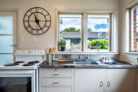 Photo of property in 6/43 Shakespeare Road, Milford, Auckland, 0620