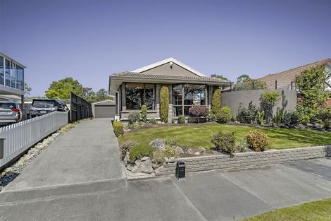 Photo of property in 31 Karnak Crescent, Russley, Christchurch, 8042