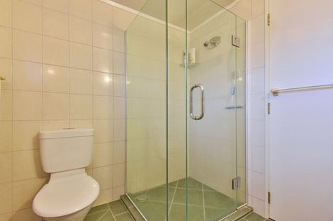 Photo of property in 2 Tuakura Way, The Gardens, Auckland, 2105