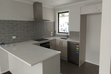 Photo of property in 5 Rewarewa Way, Timberlea, Upper Hutt, 5018