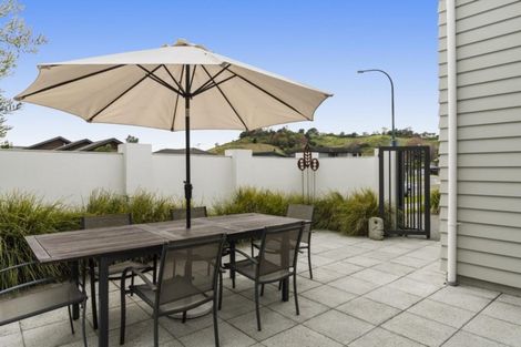 Photo of property in 300 Carmichael Road, Brookfield, Tauranga, 3110