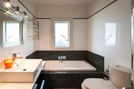 Photo of property in 193 Mokoia Road, Birkenhead, Auckland, 0626