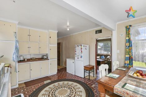 Photo of property in 17 Gibson Crescent, Naenae, Lower Hutt, 5011