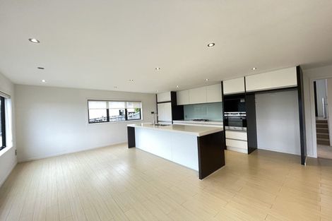Photo of property in 114 Kittiwake Drive, Schnapper Rock, Auckland, 0632