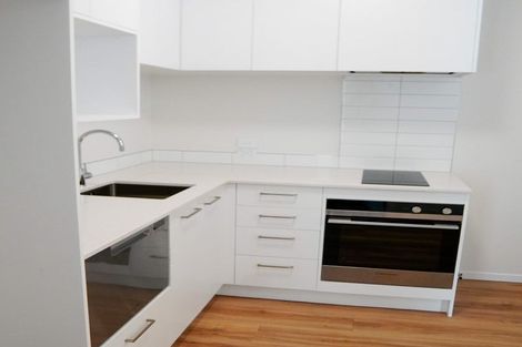 Photo of property in 2/2a Gibbons Street, Upper Hutt, 5018