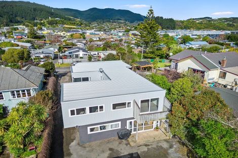 Photo of property in 9 Moana Road, Paraparaumu, 5032