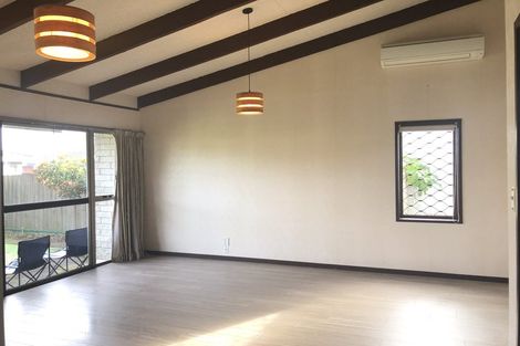 Photo of property in 2/35 Swanson Road, Henderson, Auckland, 0610