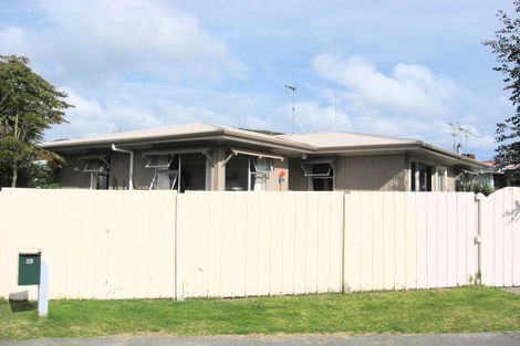 Photo of property in 84 Aorangi Road, Paraparaumu, 5032