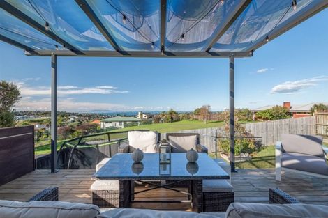 Photo of property in 1/719 East Coast Road, Browns Bay, Auckland, 0630