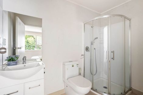 Photo of property in 39 Onedin Place, Titirangi, Auckland, 0604