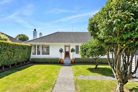 Photo of property in 5 Kervil Avenue, Te Atatu Peninsula, Auckland, 0610