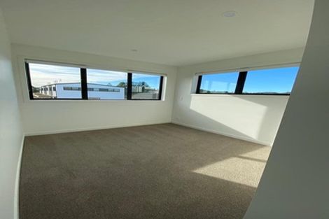 Photo of property in 2/5 Brandon Road, Glen Eden, Auckland, 0602
