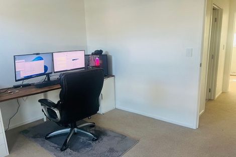 Photo of property in 10 Rara Lane, Manukau, Auckland, 2104