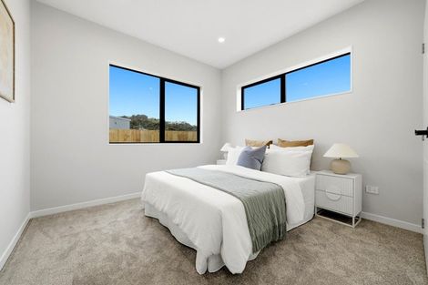 Photo of property in 7 Harakeke Lane, Orewa, 0931