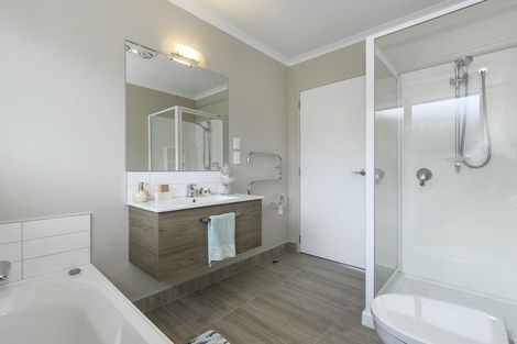 Photo of property in 22 Vista Close, Omokoroa, 3114