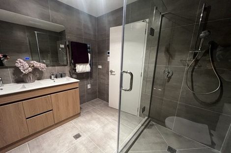 Photo of property in 2/4 Serjeant Street, Henderson, Auckland, 0612