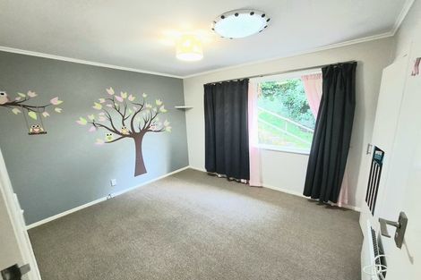 Photo of property in 9 Damian Grove, Waterloo, Lower Hutt, 5011