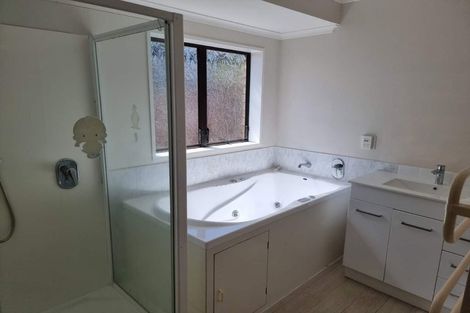 Photo of property in 47 Dalwhinnie Parade, Highland Park, Auckland, 2010