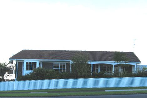 Photo of property in 71 Takutai Avenue, Half Moon Bay, Auckland, 2012