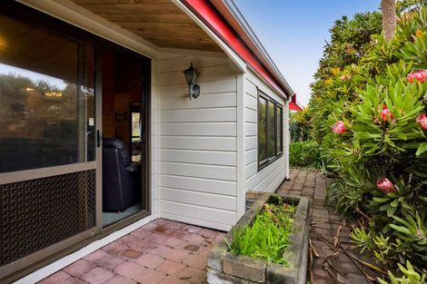 Photo of property in 16 Heaphy Road, Opunake, 4616