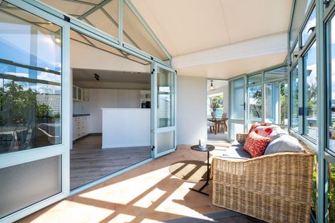 Photo of property in 3/42 Campbell Street, Havelock North, 4130