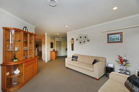 Photo of property in 5 Larlin Drive, Hawera, 4675