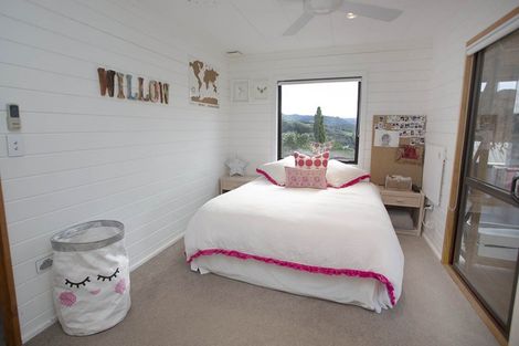 Photo of property in 130 Tirohanga Drive, Whangamata, 3620