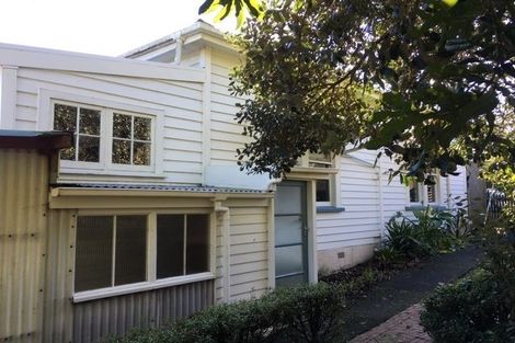Photo of property in 17 Awaroa Road, Sunnyvale, Auckland, 0612