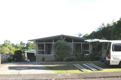 Photo of property in 68 Lantana Road, Green Bay, Auckland, 0604